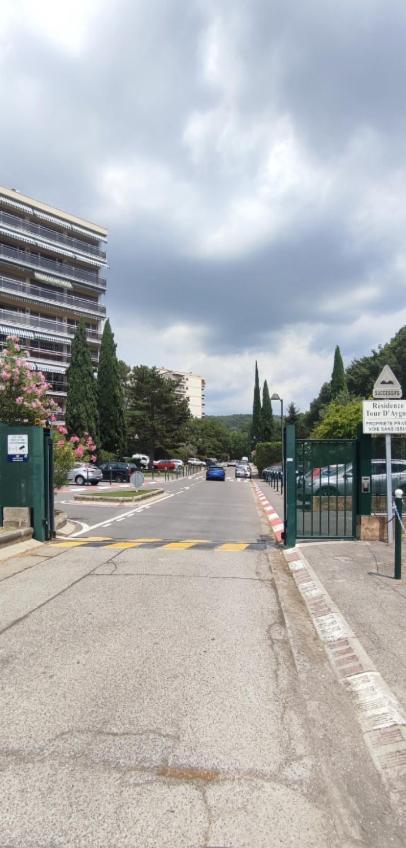 Grand T2 Lumineux Et Climatise Avec Balcon Appartement Aix-en-Provence Buitenkant foto