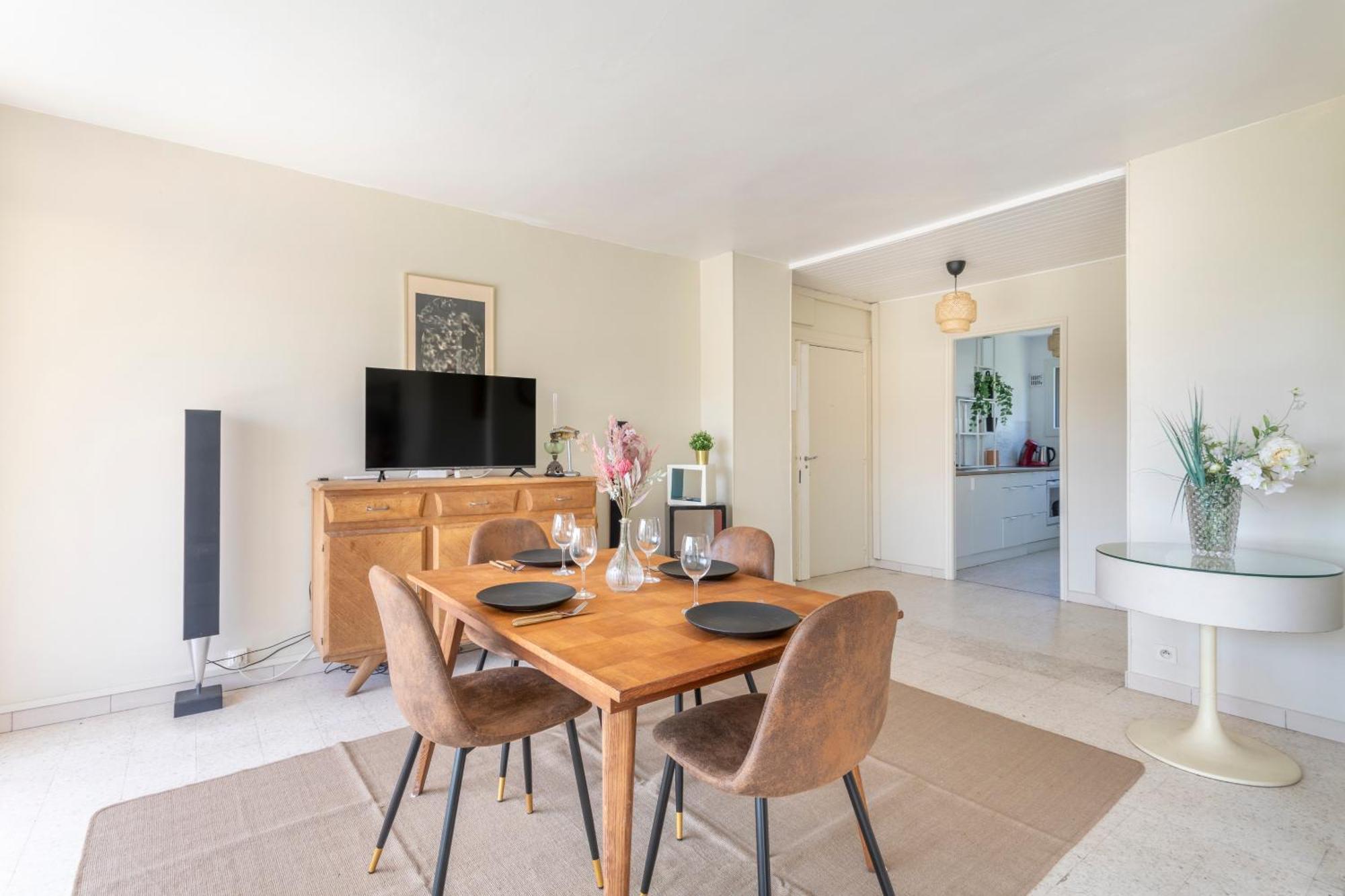 Grand T2 Lumineux Et Climatise Avec Balcon Appartement Aix-en-Provence Buitenkant foto